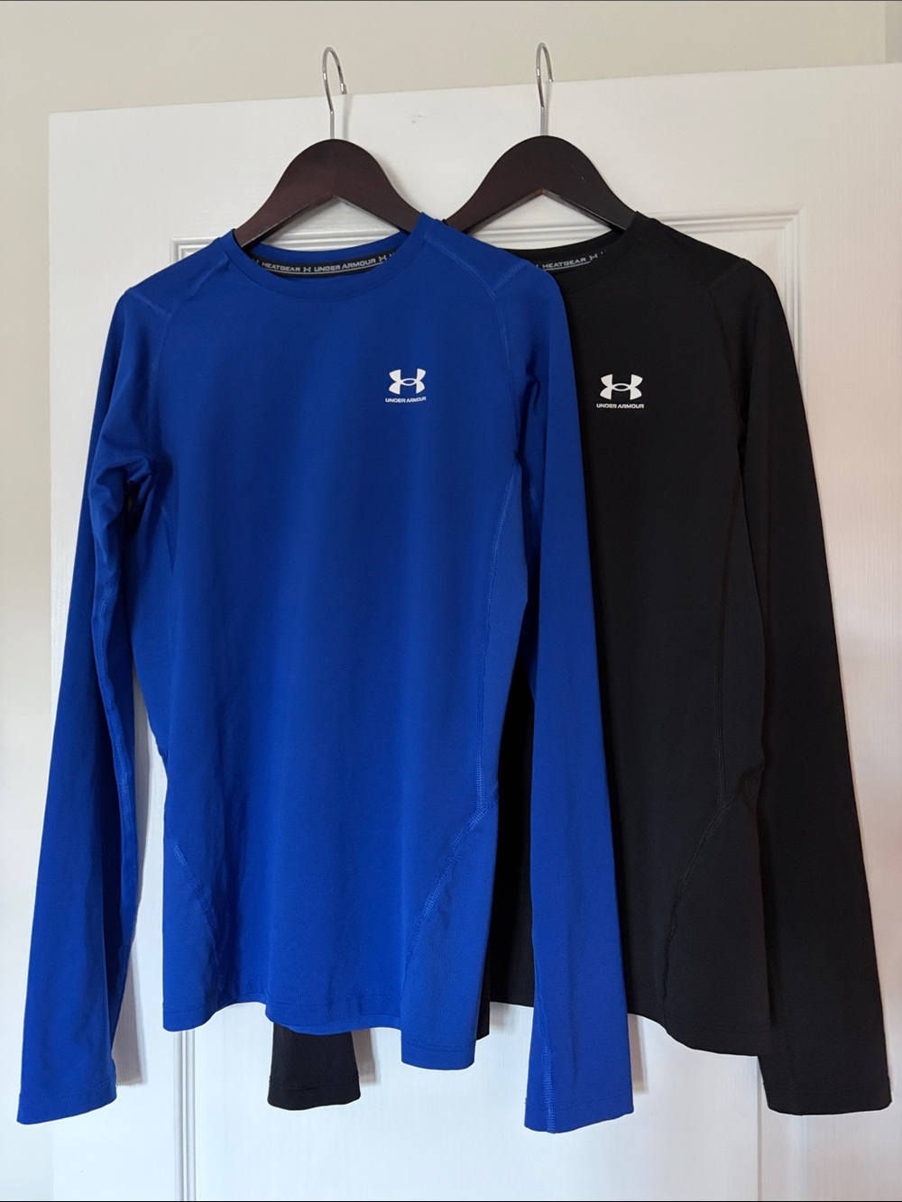 Under Armour Boys XL Long Sleeve Heat Gear Top - Blue & Black